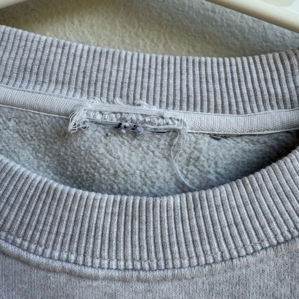 Aritzia TNA Cozy Fleece Cropped Crewneck Gray Sweatshirt Size Small - Picture 3 of 6